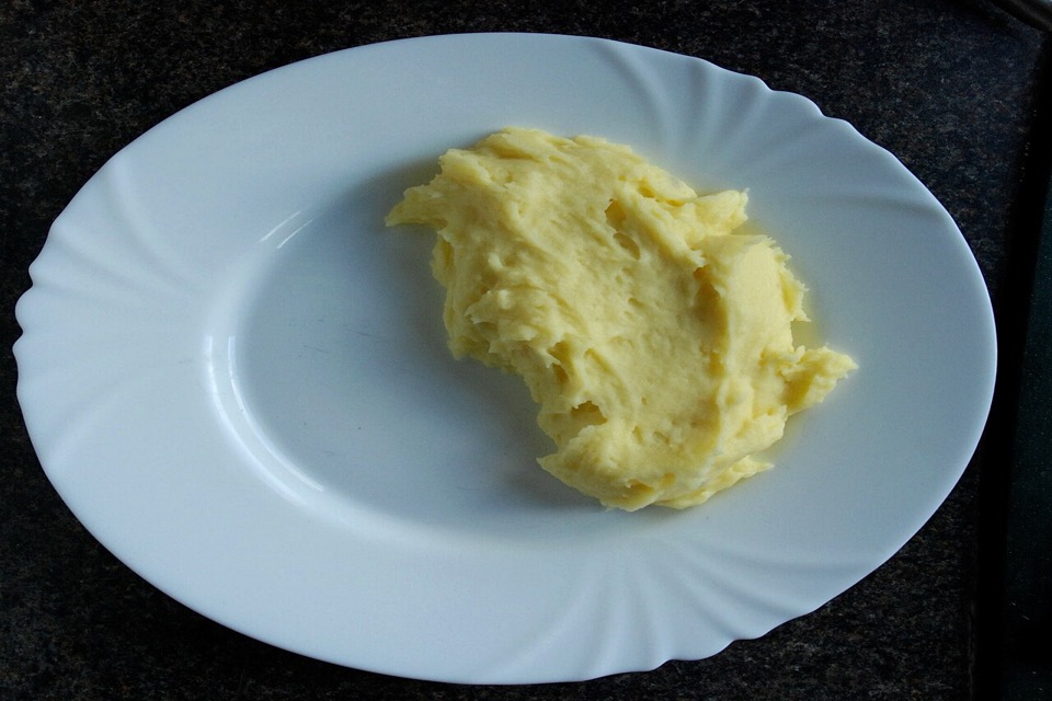 Plain mashed potato without dairy or seasoning